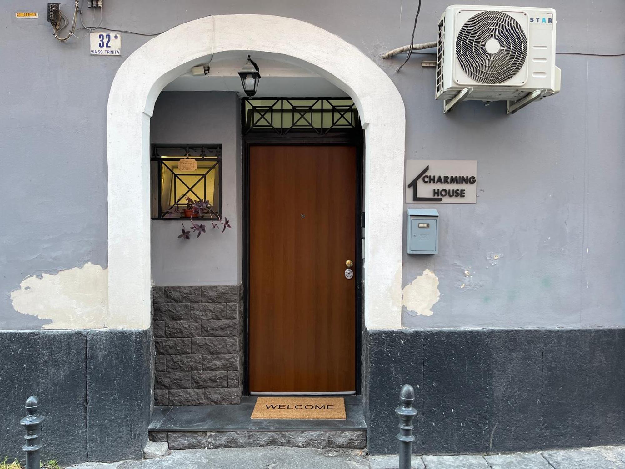 Вілла Charming House Катанія Екстер'єр фото
